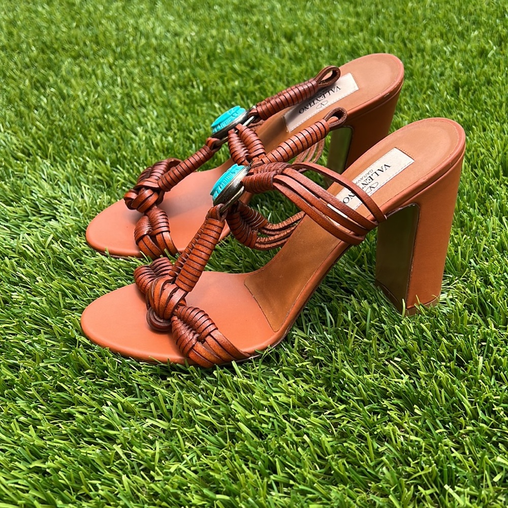 NWOB Valentino Scarab Sandals size 35 - Picture 7 of 17